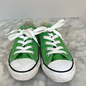 Girls Size 1 green Converse All Star Sneakers